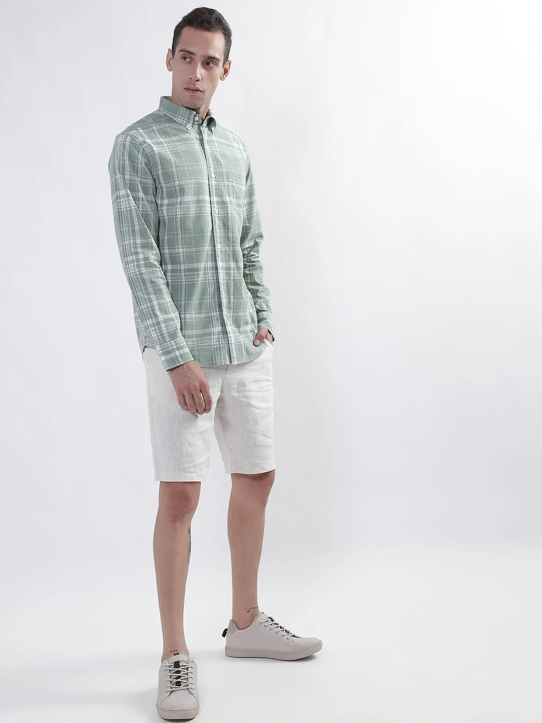 Bruun & Stengade Men Beige Solid Regular Fit Shorts