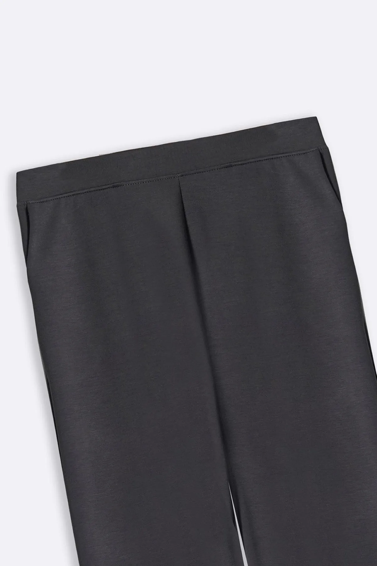 DAILY SLACKS