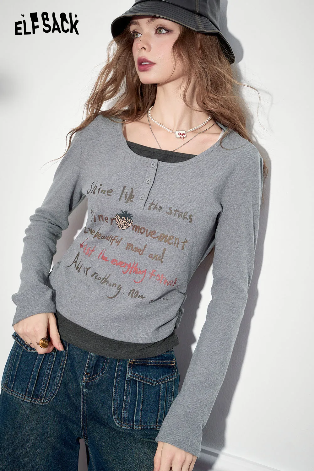 ELFSACK 2024 Winter New Arrivals Casual Versatile Letter Printed Grey Fake Two piece Long Sleeve Slimming T-shirt for Women's Casual Versatile