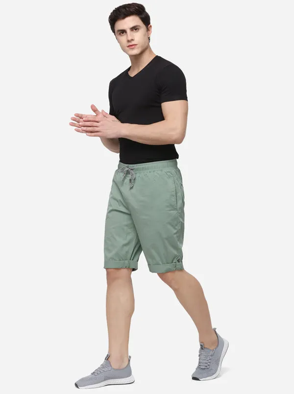 Hedge Green Solid Regular Fit Capri | JadeBlue