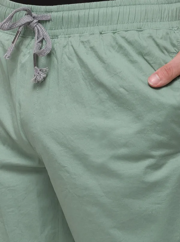 Hedge Green Solid Regular Fit Capri | JadeBlue