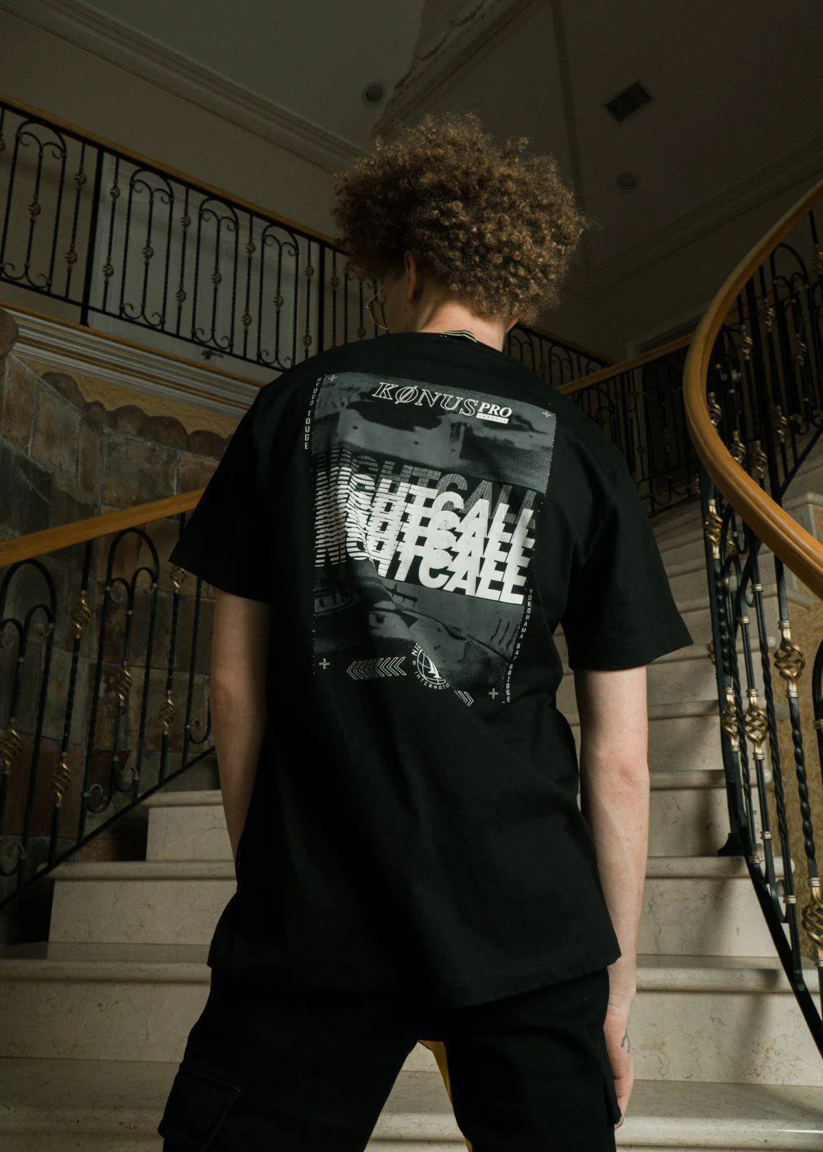 Konus Men's Graphic Tee in Black
