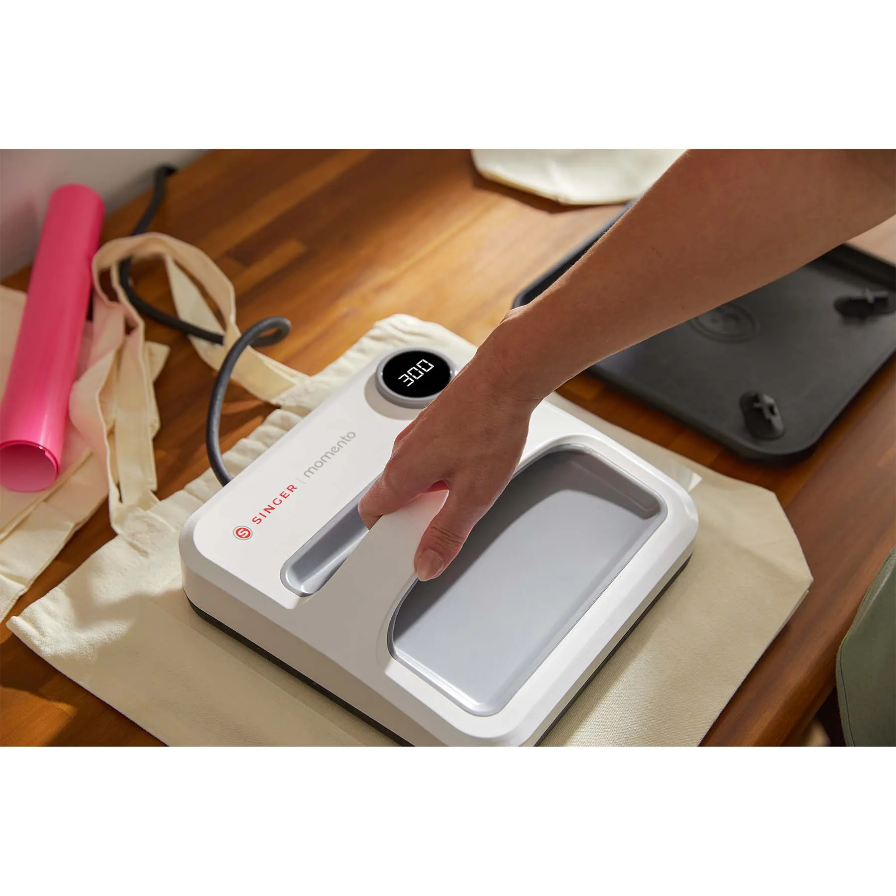 SINGER® MOMENTO™ Square Press