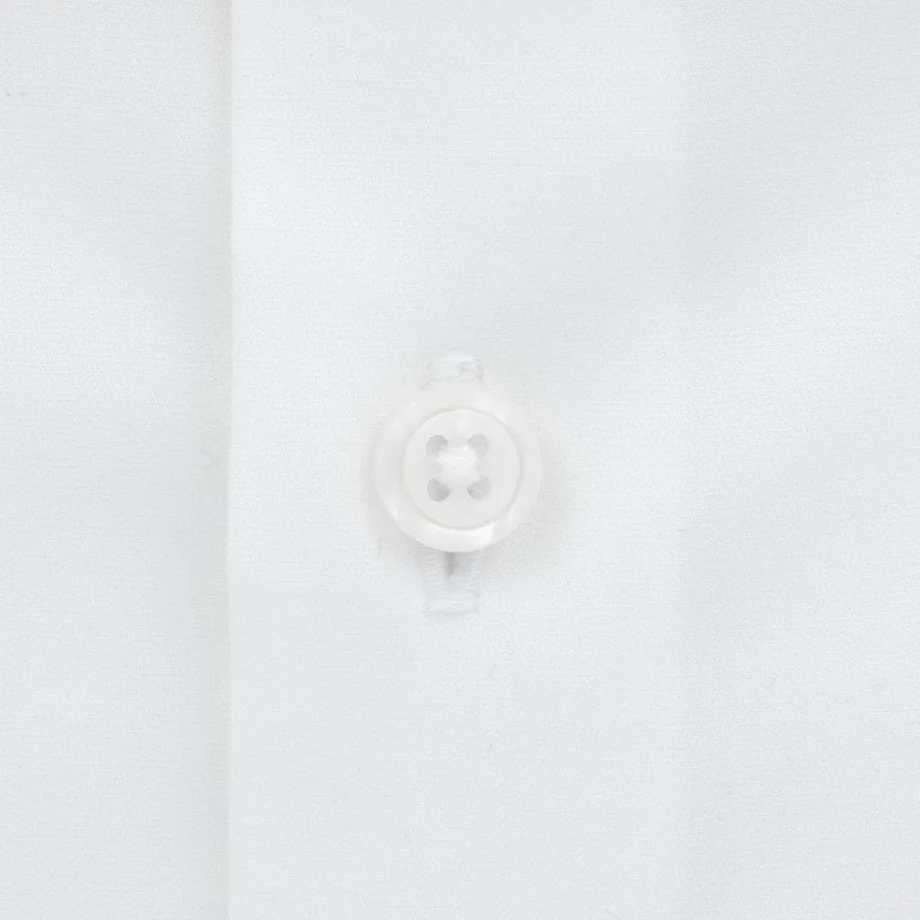 SPREAD COLLAR BUTTON CUFF, THE ULTIMATE WHITE SHIRT